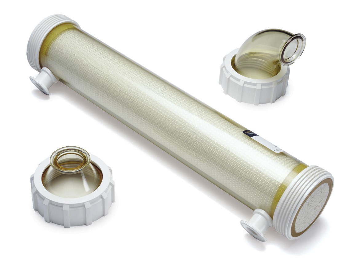 Fig 2. MaxCell cartridges end-fitting design allows easy inspection and  cleaning of the cartridge. Note that a choice of either a straight or elbow  end adaptor kit is required for each new MaxCell cartridge application.